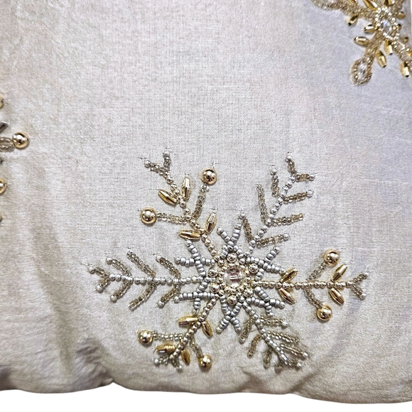 Silky Snowflake Throw Pillow Silver Gold Beaded 16"x16" Made In India Holiday - Picture 4 of 11